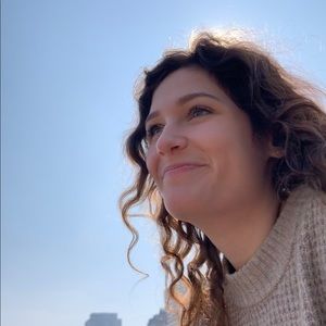 Meet your Posher, Chloe